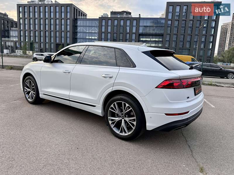 Позашляховик / Кросовер Audi Q8 2023 в Києві