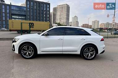 Внедорожник / Кроссовер Audi Q8 2023 в 