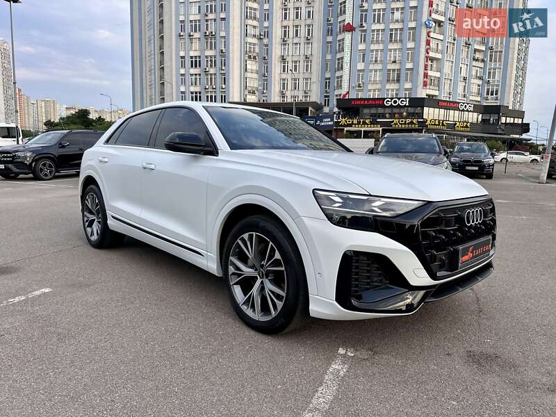 Позашляховик / Кросовер Audi Q8 2023 в Києві