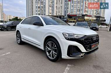 Внедорожник / Кроссовер Audi Q8 2023 в 