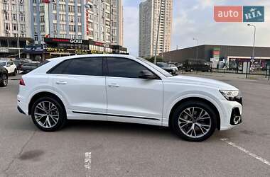 Внедорожник / Кроссовер Audi Q8 2023 в 