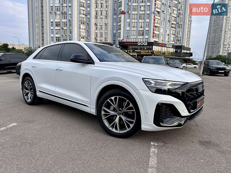 Позашляховик / Кросовер Audi Q8 2023 в Києві