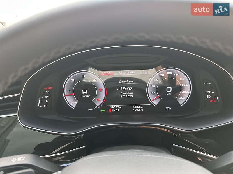 Позашляховик / Кросовер Audi Q8 2023 в Києві