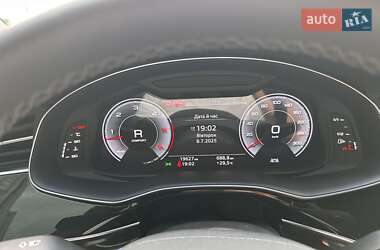 Внедорожник / Кроссовер Audi Q8 2023 в 