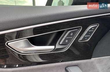 Внедорожник / Кроссовер Audi Q8 2023 в 