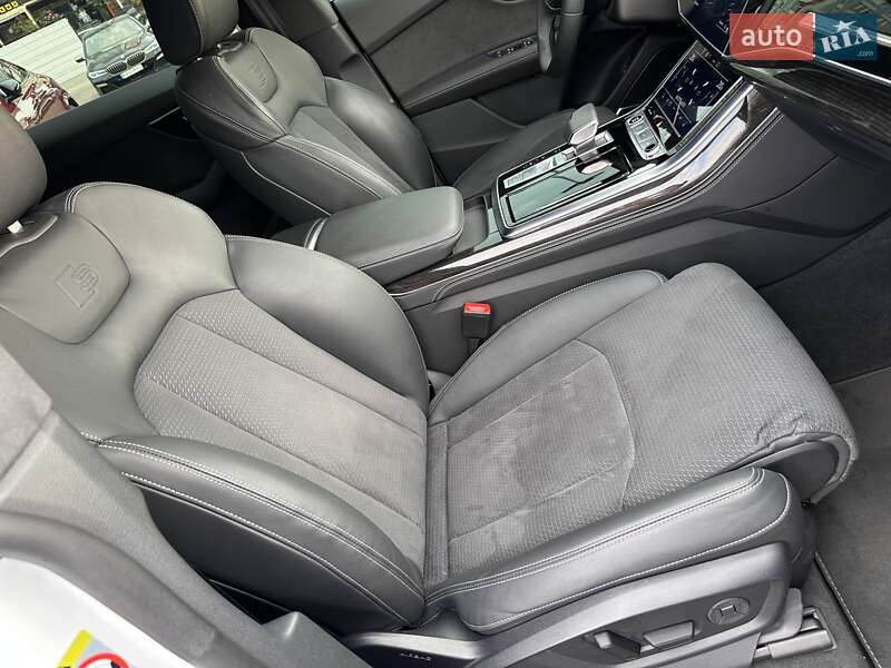 Позашляховик / Кросовер Audi Q8 2023 в Києві