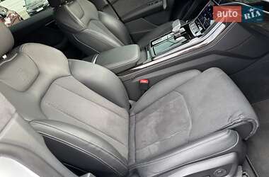 Внедорожник / Кроссовер Audi Q8 2023 в 