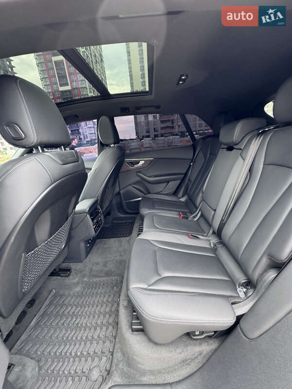 Внедорожник / Кроссовер Audi Q8 2018 в Киеве