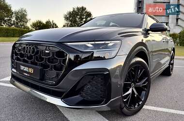 Позашляховик / Кросовер Audi Q8 2025 в 