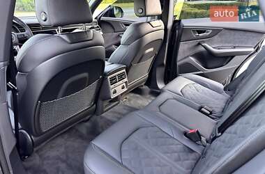 Позашляховик / Кросовер Audi Q8 2025 в 