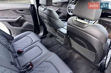 Позашляховик / Кросовер Audi Q8 2025 в 