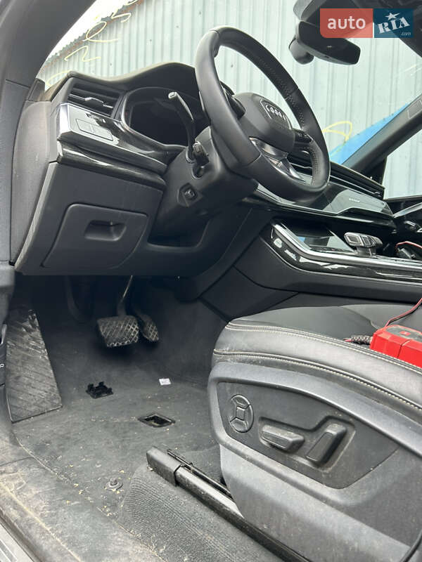 Внедорожник / Кроссовер Audi Q8 2019 в Киеве