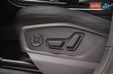 Внедорожник / Кроссовер Audi Q8 2022 в 