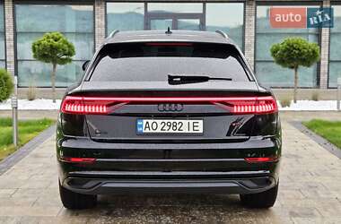 Внедорожник / Кроссовер Audi Q8 2019 в 