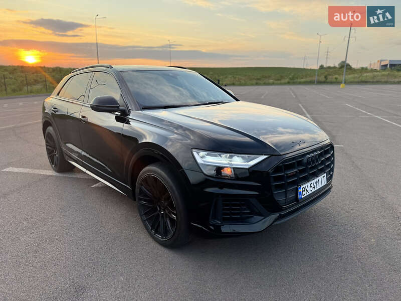 Позашляховик / Кросовер Audi Q8 2018 в Рівному
