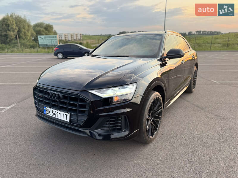 Позашляховик / Кросовер Audi Q8 2018 в Рівному