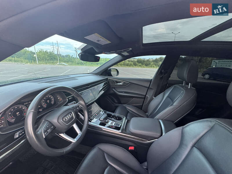 Позашляховик / Кросовер Audi Q8 2018 в Рівному