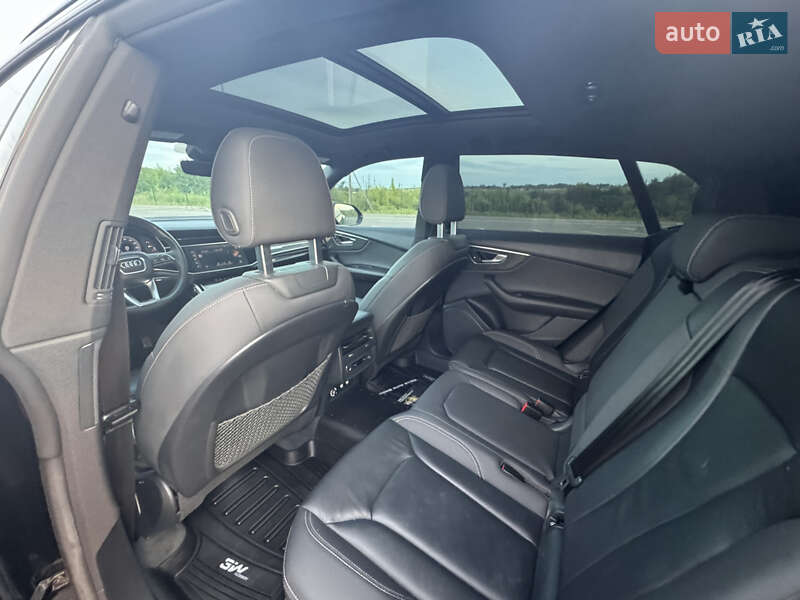 Позашляховик / Кросовер Audi Q8 2018 в Рівному