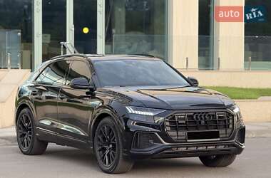 Внедорожник / Кроссовер Audi Q8 2018 в 