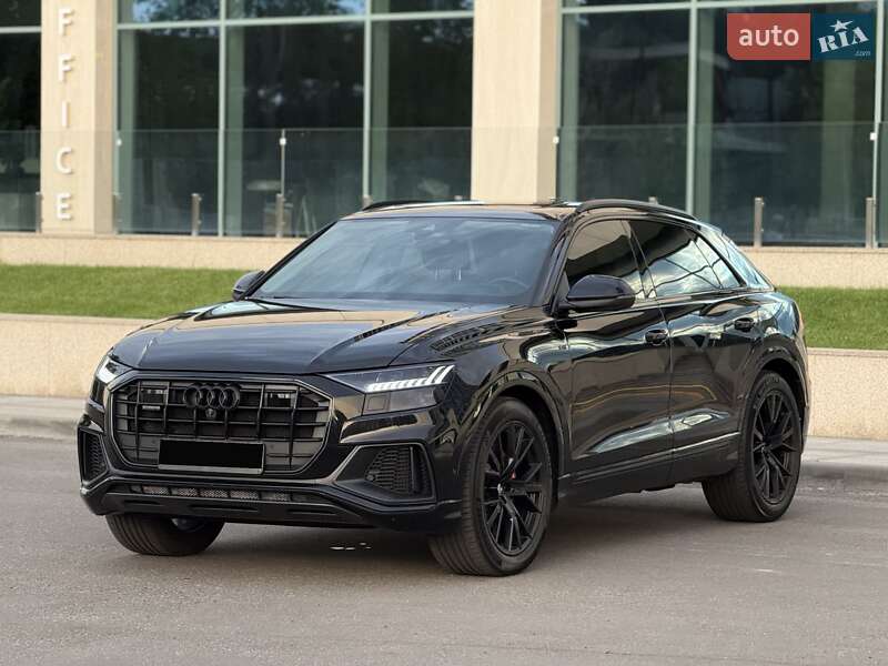 Позашляховик / Кросовер Audi Q8 2018 в Дніпрі