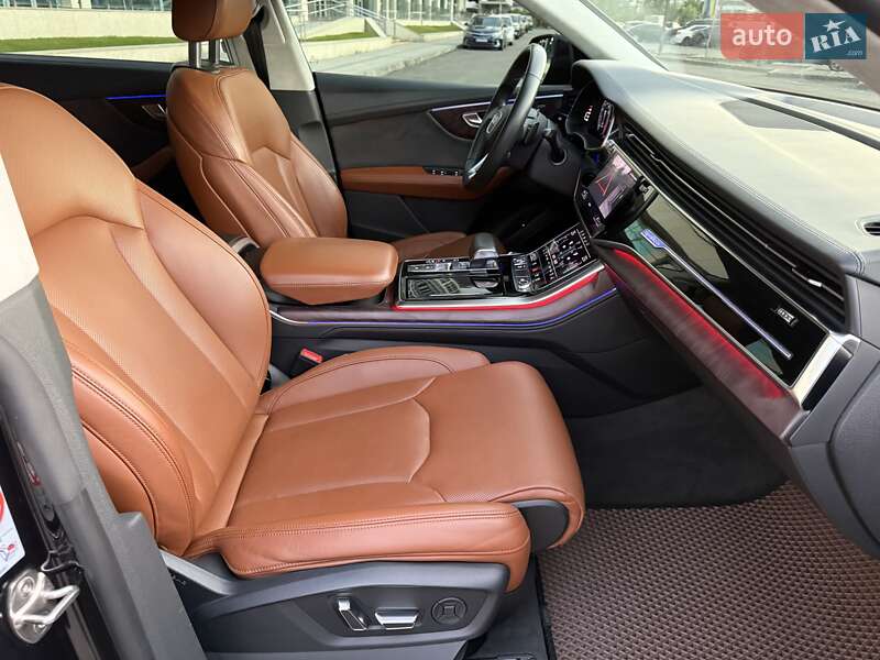 Позашляховик / Кросовер Audi Q8 2018 в Дніпрі