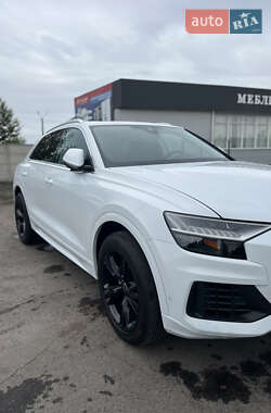 Внедорожник / Кроссовер Audi Q8 2023 в 