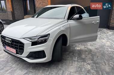 Позашляховик / Кросовер Audi Q8 2018 в 