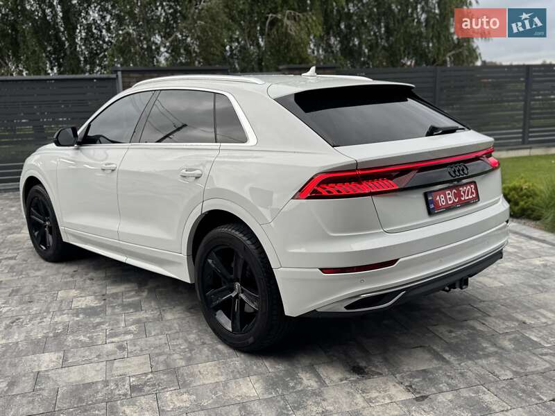 Позашляховик / Кросовер Audi Q8 2018 в Луцьку