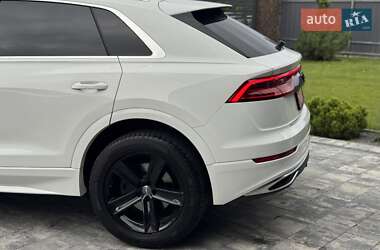 Позашляховик / Кросовер Audi Q8 2018 в 