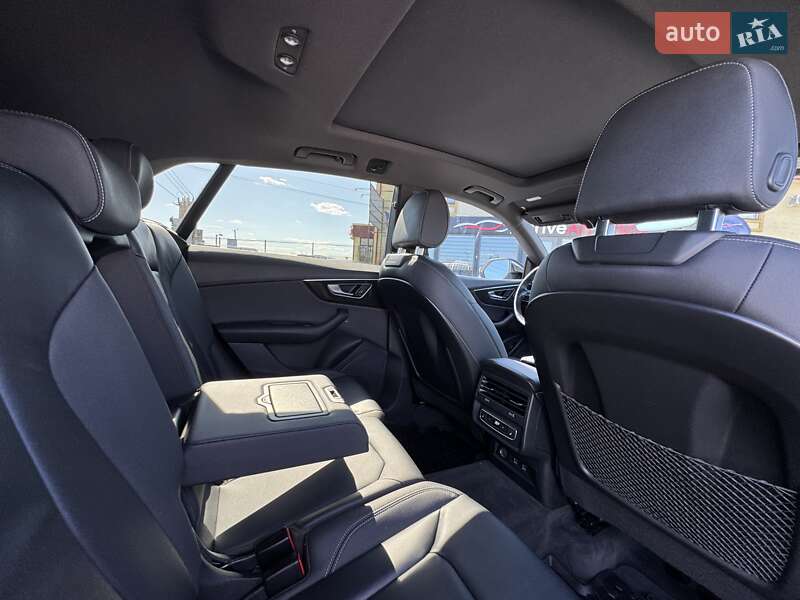 Позашляховик / Кросовер Audi Q8 2018 в Луцьку