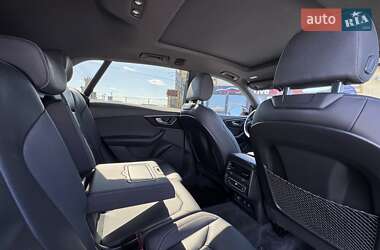 Позашляховик / Кросовер Audi Q8 2018 в 