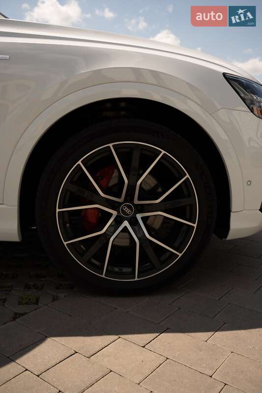 Внедорожник / Кроссовер Audi Q8 2021 в Хмельницком