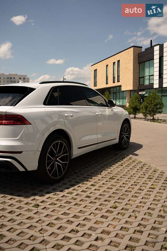 Внедорожник / Кроссовер Audi Q8 2021 в Хмельницком