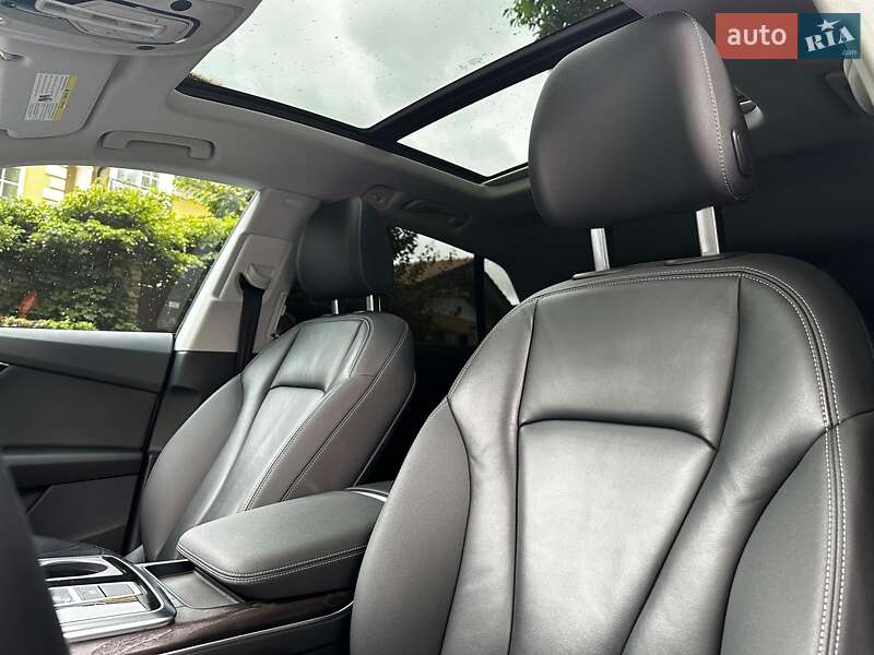 Внедорожник / Кроссовер Audi Q8 2019 в Киеве
