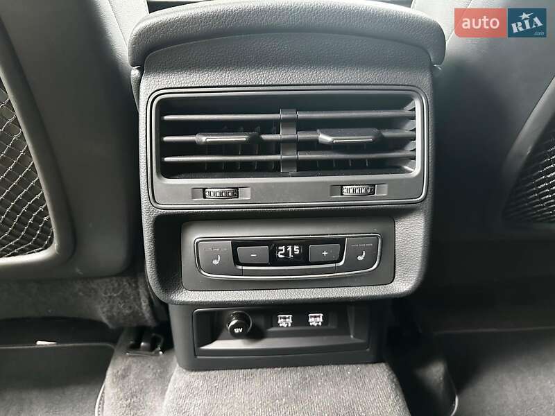 Внедорожник / Кроссовер Audi Q8 2019 в Киеве