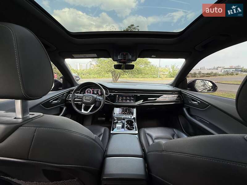 Внедорожник / Кроссовер Audi Q8 2018 в Кривом Роге
