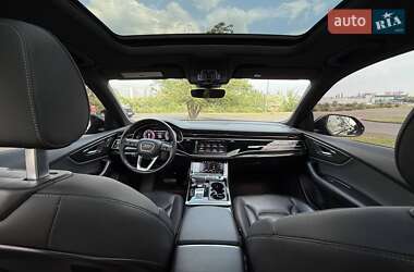 Внедорожник / Кроссовер Audi Q8 2018 в 