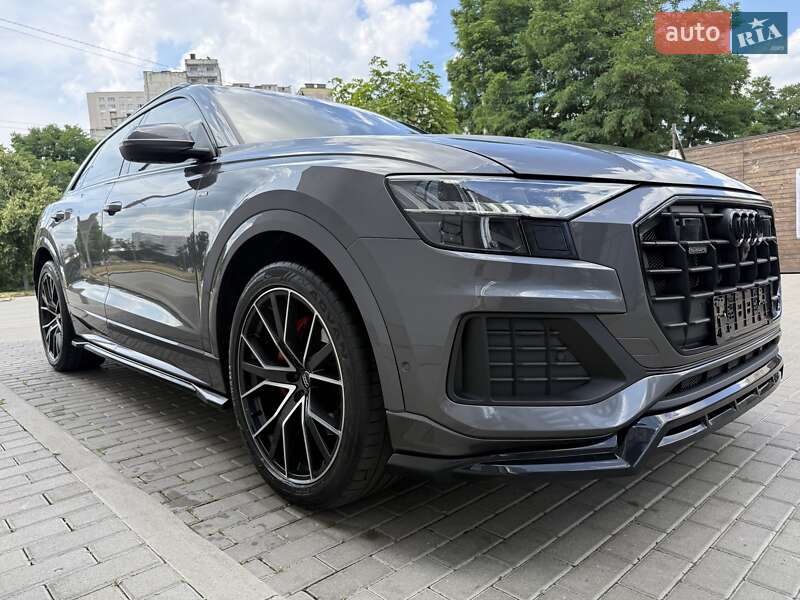 Внедорожник / Кроссовер Audi Q8 2020 в 