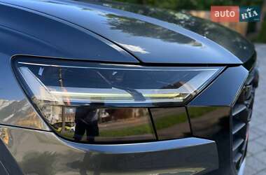 Внедорожник / Кроссовер Audi Q8 2018 в 