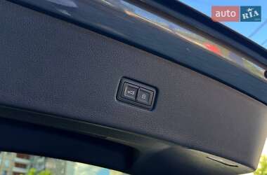 Внедорожник / Кроссовер Audi Q8 2018 в 