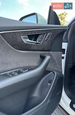 Внедорожник / Кроссовер Audi Q8 2019 в 