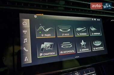 Позашляховик / Кросовер Audi Q8 2021 в 