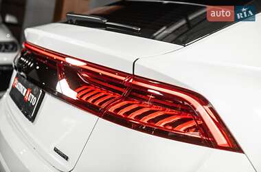 Внедорожник / Кроссовер Audi Q8 2021 в 