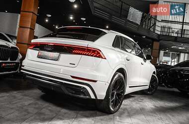 Внедорожник / Кроссовер Audi Q8 2021 в 