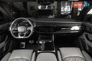 Внедорожник / Кроссовер Audi Q8 2021 в 