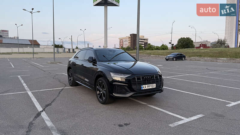 Внедорожник / Кроссовер Audi Q8 2021 в Киеве