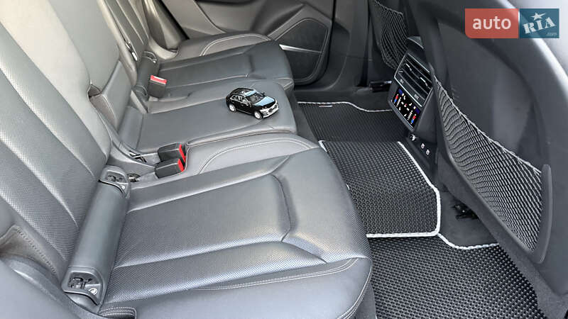 Внедорожник / Кроссовер Audi Q8 2021 в Киеве