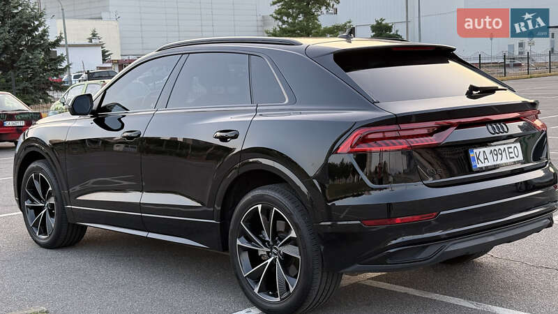 Внедорожник / Кроссовер Audi Q8 2021 в Киеве