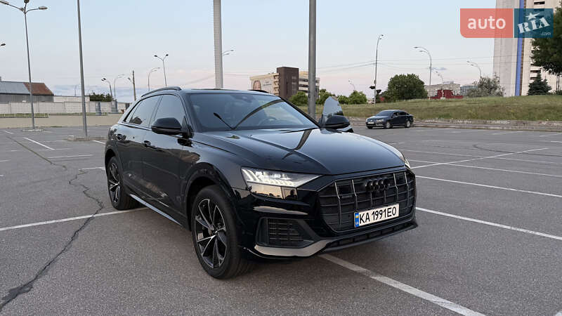 Внедорожник / Кроссовер Audi Q8 2021 в Киеве