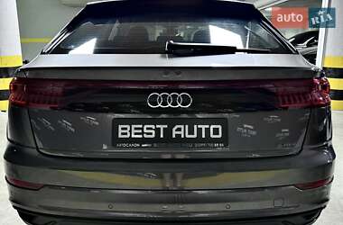 Внедорожник / Кроссовер Audi Q8 2019 в 